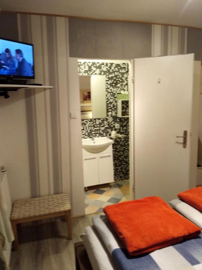 וינדהאגן Hotel Garni "Adria" מראה חיצוני תמונה