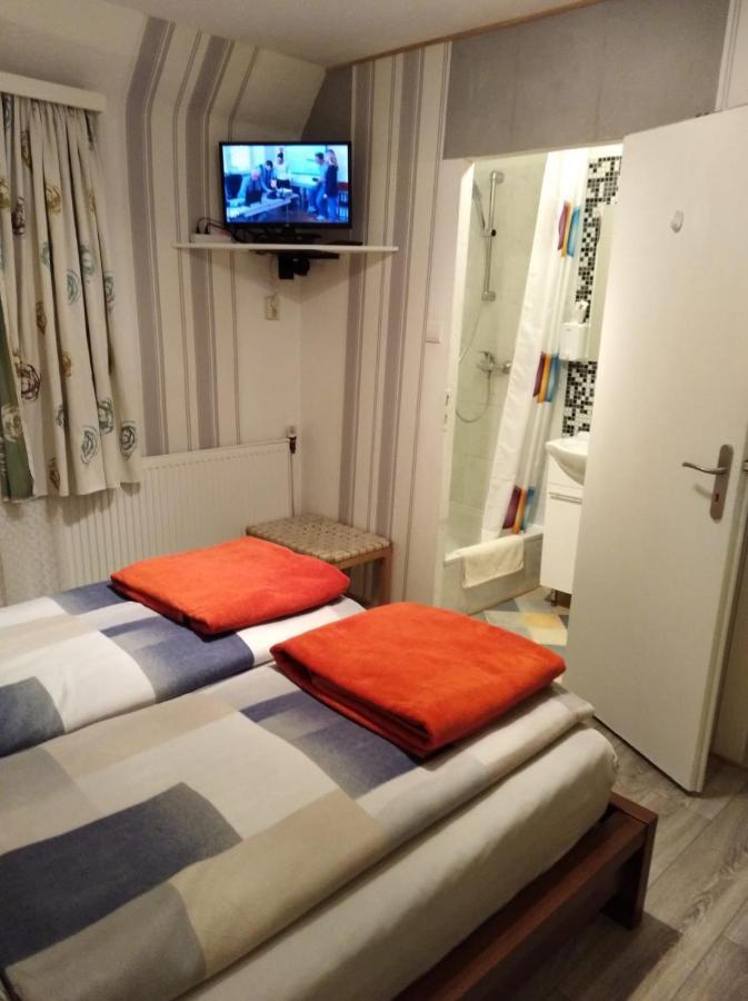 וינדהאגן Hotel Garni "Adria" מראה חיצוני תמונה