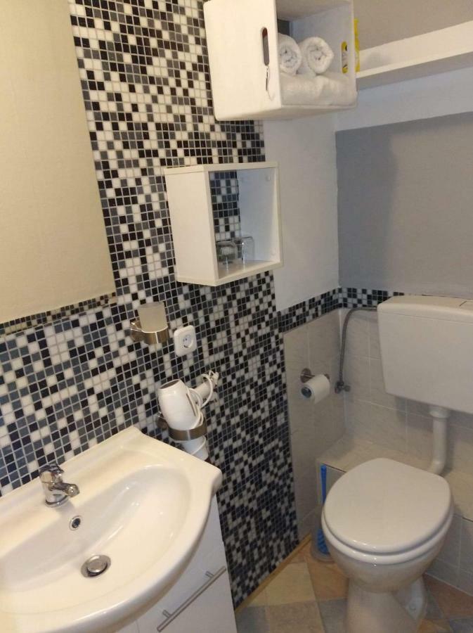 וינדהאגן Hotel Garni "Adria" מראה חיצוני תמונה